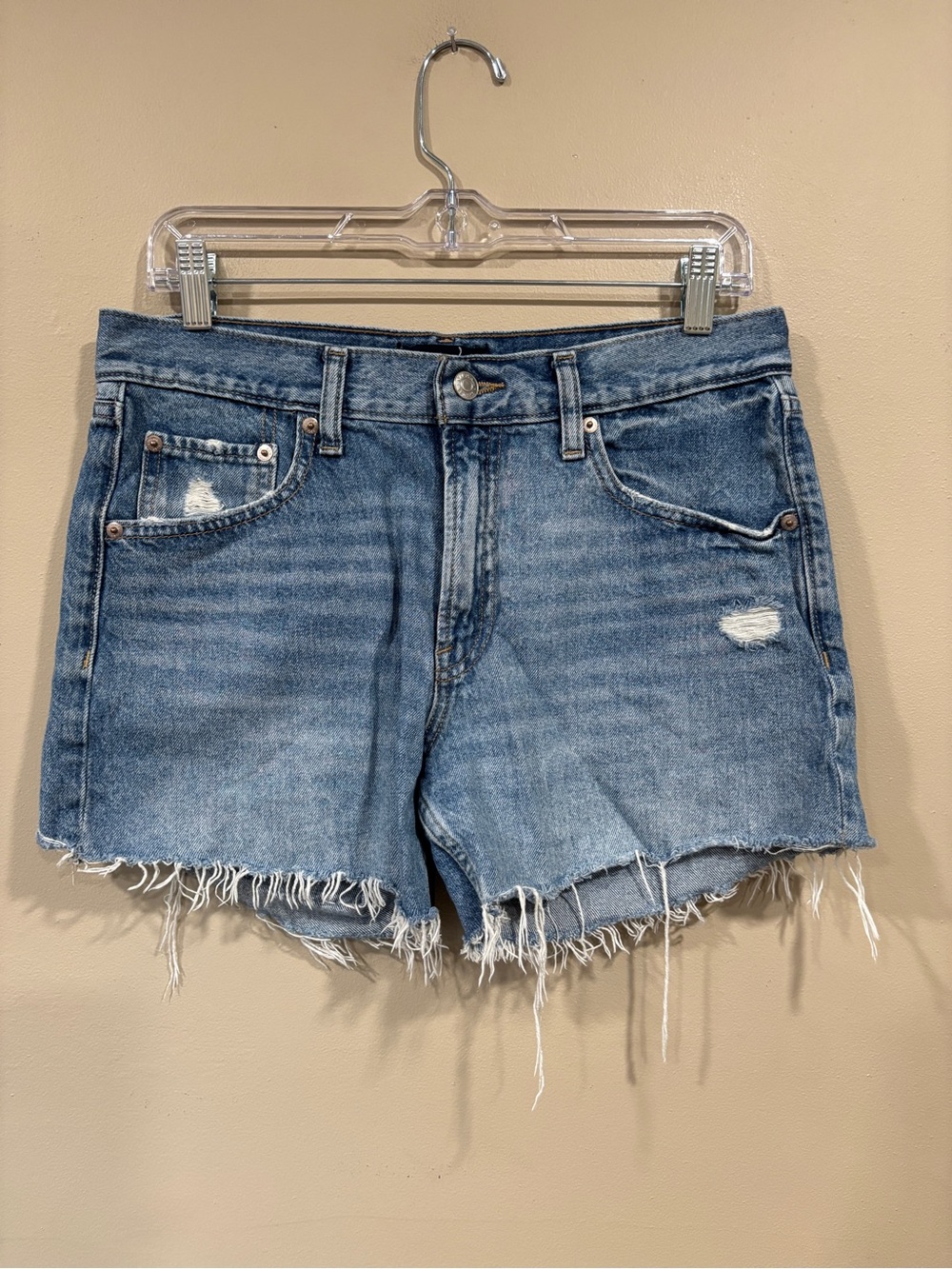 Gap Denim Women’s Stride Short Size 2/26 Light Wash Distressed